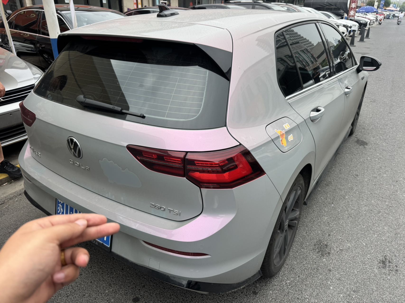 Volkswagen Golf 2024 car image #2