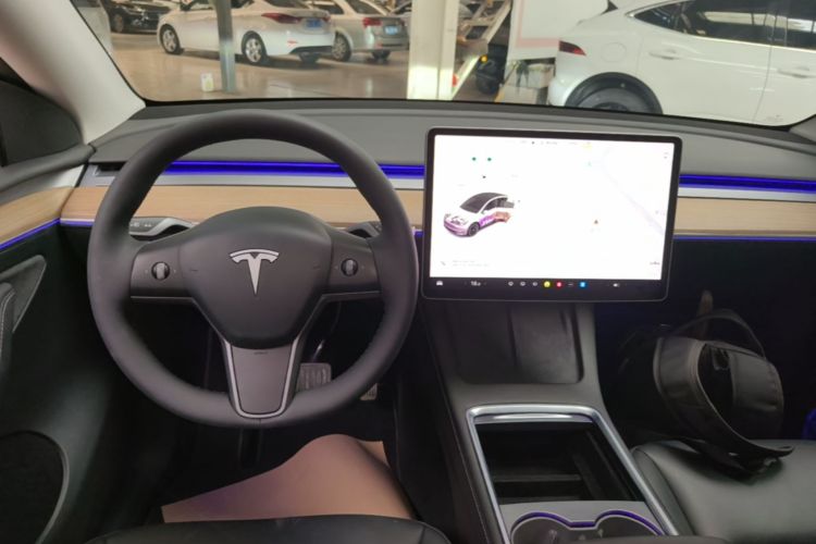 Tesla Model Y 2022 #14 Tesla Model Y 2022 car image #14