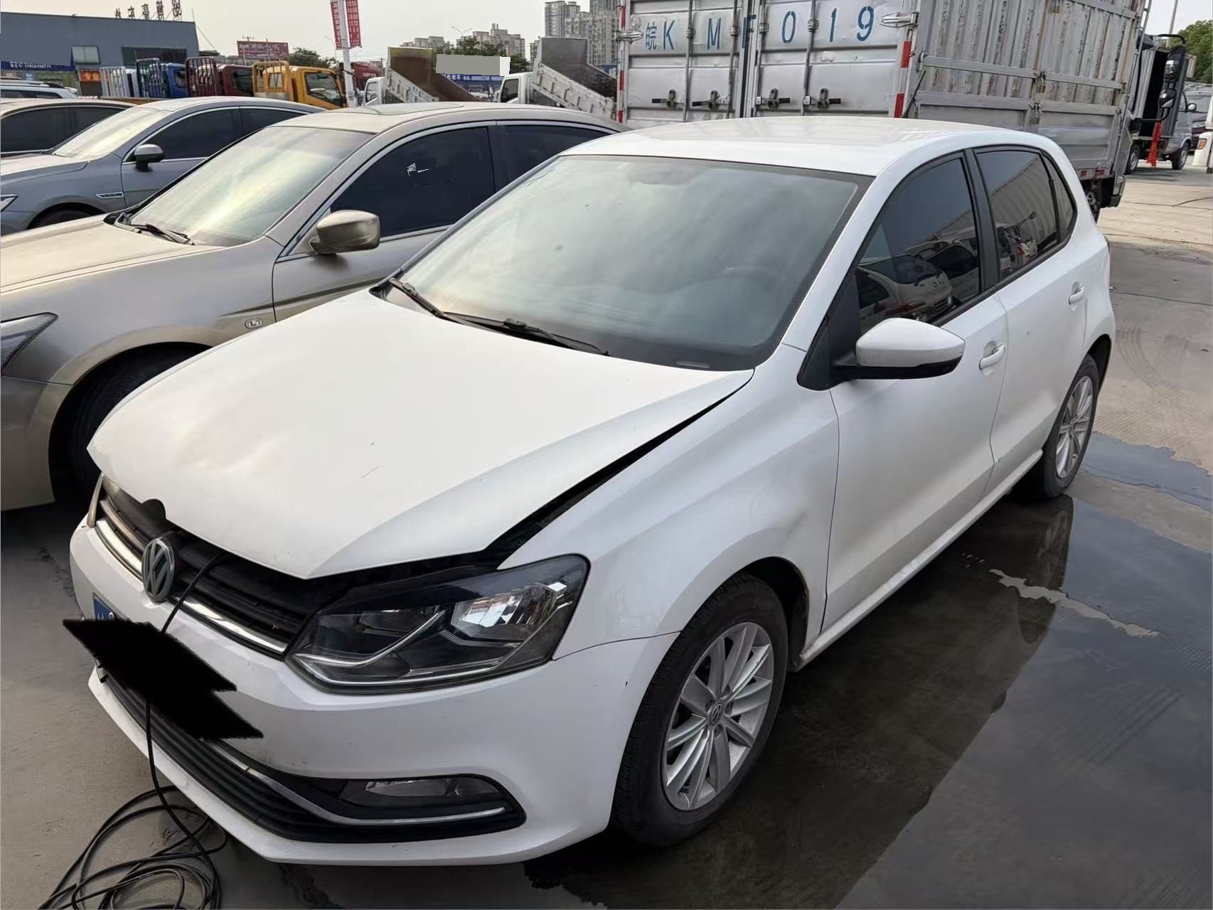 Volkswagen Polo 2015 Volkswagen Polo 2015 car image