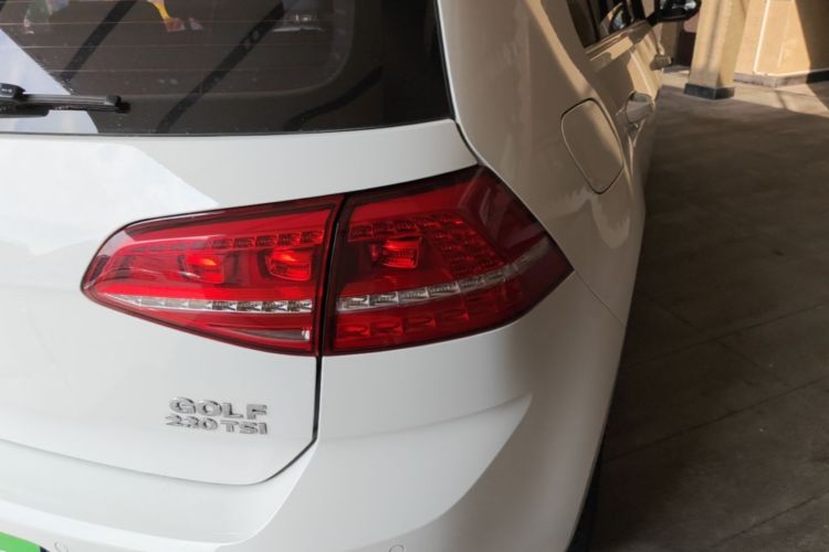 Volkswagen Golf 2016 car image #8