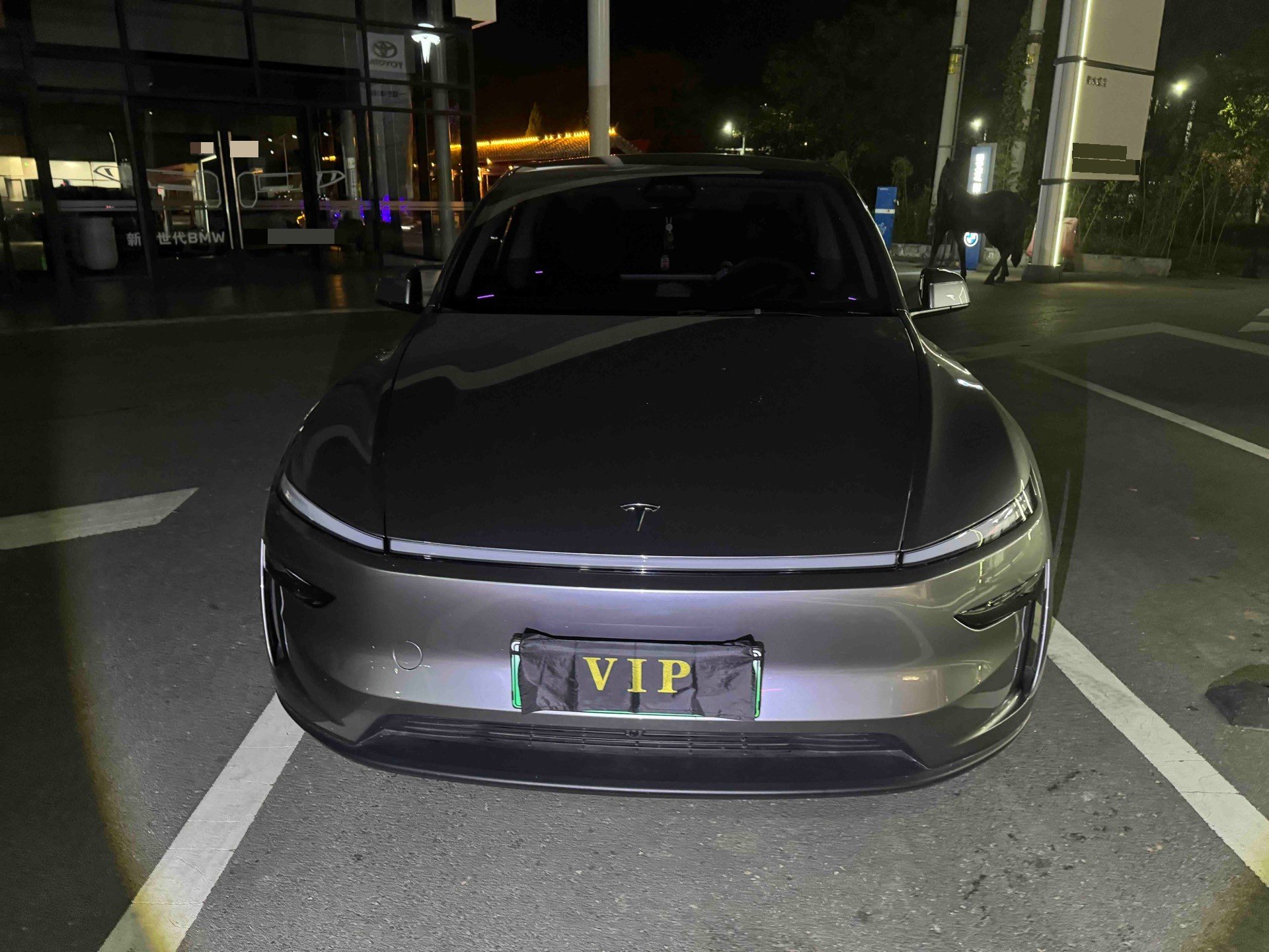 Tesla Model Y 2025 #2 Tesla Model Y 2025 image de voiture #2