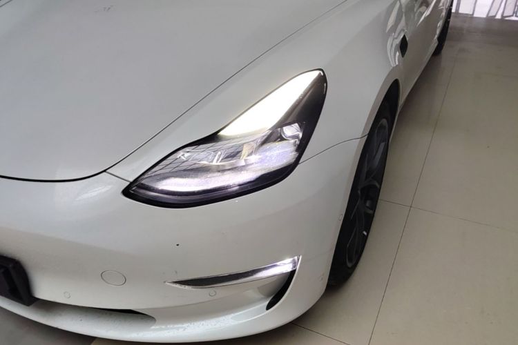Tesla Model 3 2021 car image #23