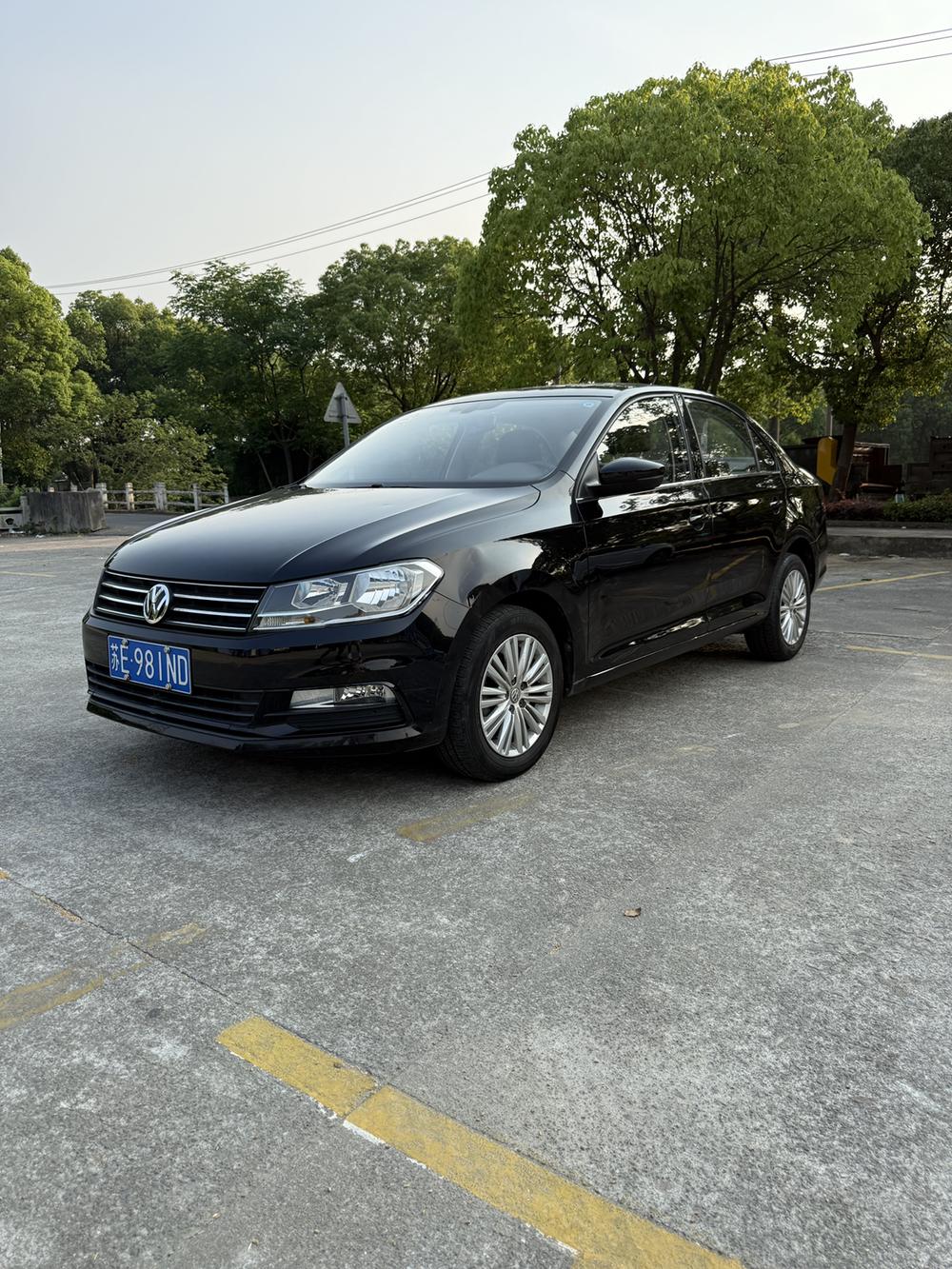 Volkswagen Santana 2021 car image 