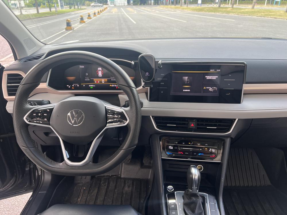 Volkswagen Tharu 2023 صورة سيارة #11