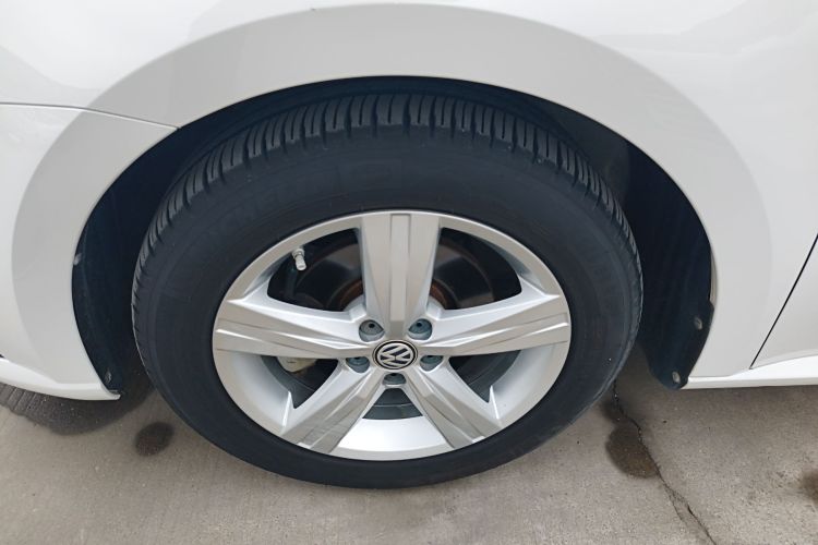 Volkswagen Lavida 2017 car image #9