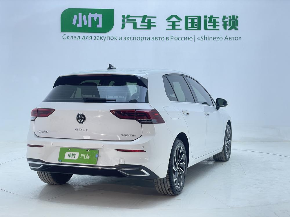 Volkswagen Golf 2022 car image #7