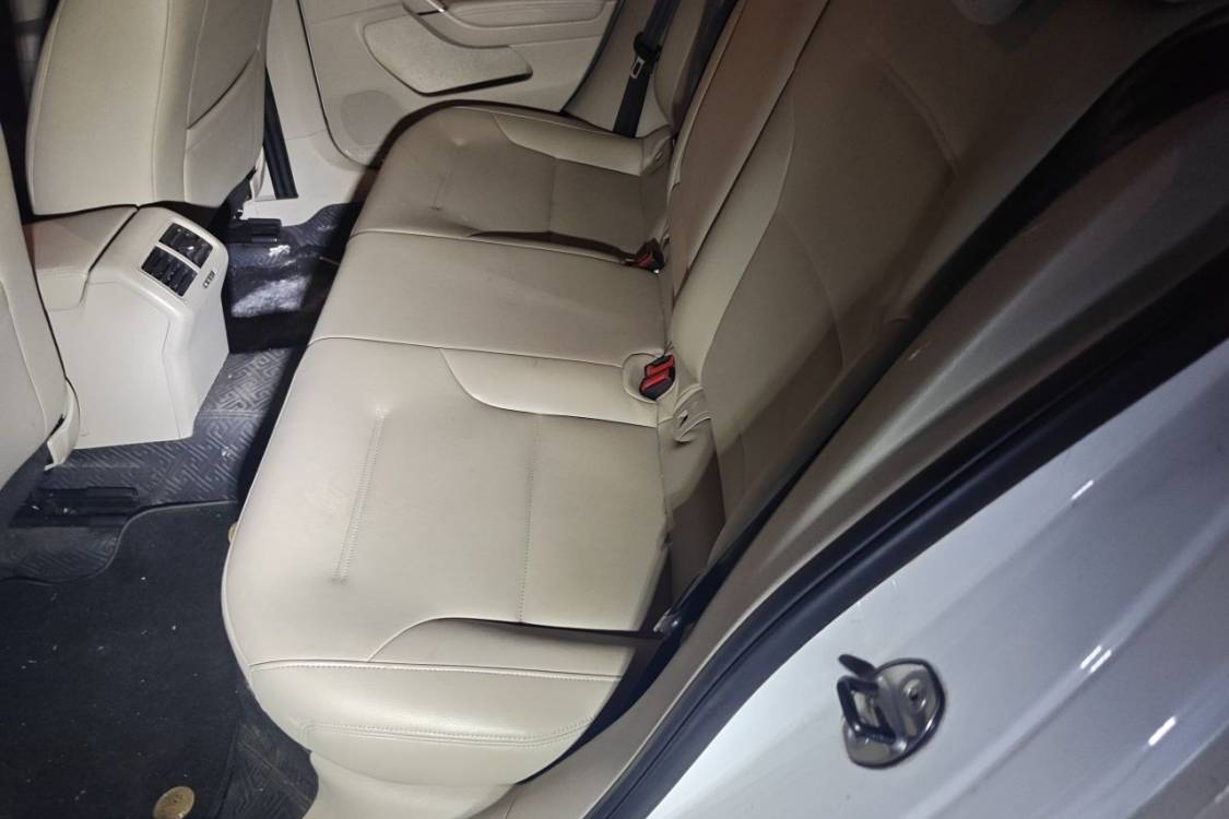 Volkswagen Golf 2014 car image #19