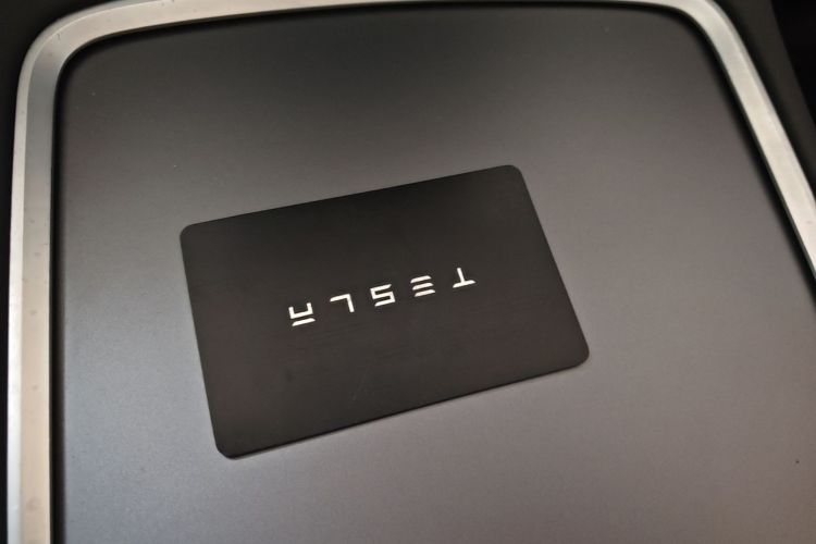 Tesla Model Y 2021 #14 Tesla Model Y 2021 car image #14