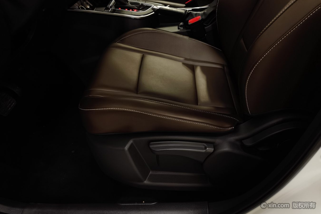 Forthing T5 2024 #21 Forthing T5 2024 immagine di auto #21