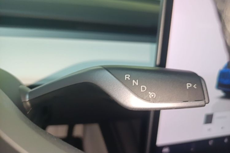Tesla Model Y 2022 #18 Tesla Model Y 2022 car image #18