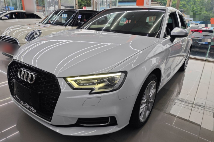 Audi A3 2019 car image #2