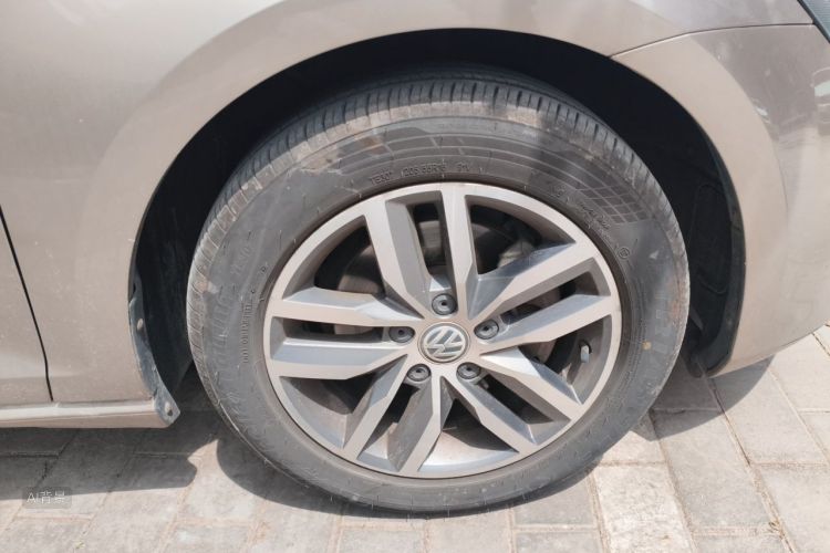 Volkswagen Golf 2016 car image #9