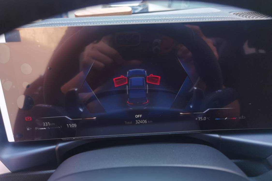 BMW 3 Series 2024 صورة سيارة #24