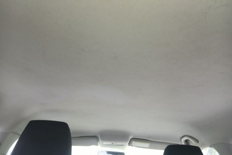 Volkswagen Polo 2015 car image #16