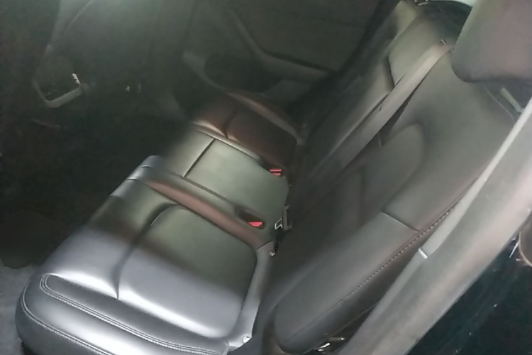 Tesla Model Y 2021 #17 Tesla Model Y 2021 car image #17
