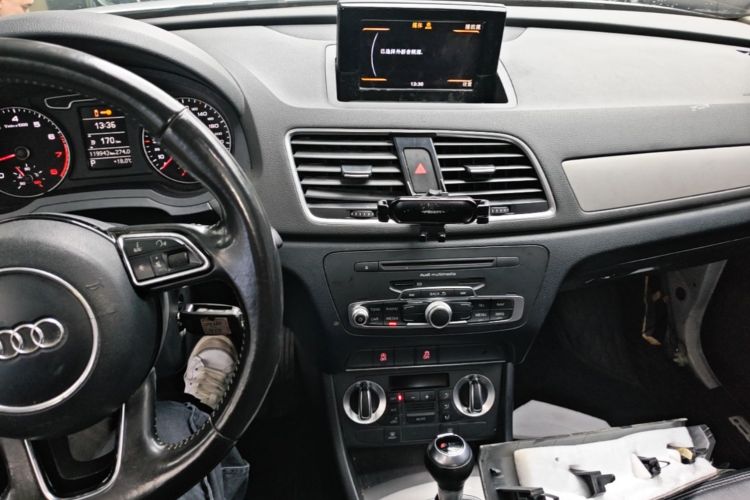 Audi Q3 2015 #13 Audi Q3 2015 car image #13