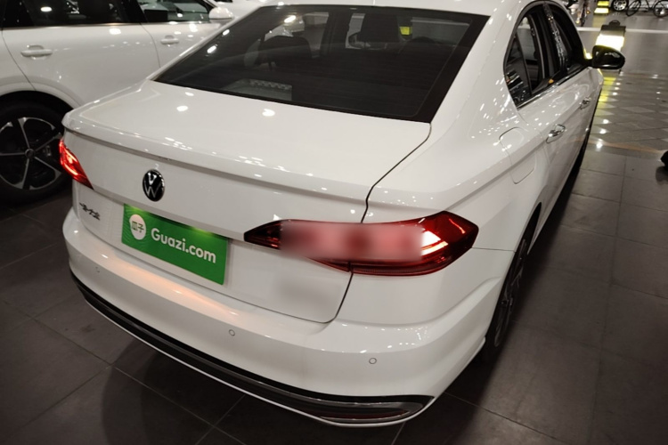 Volkswagen Bora 2025 car image #5
