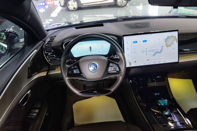 BYD Han 2023 car image #11