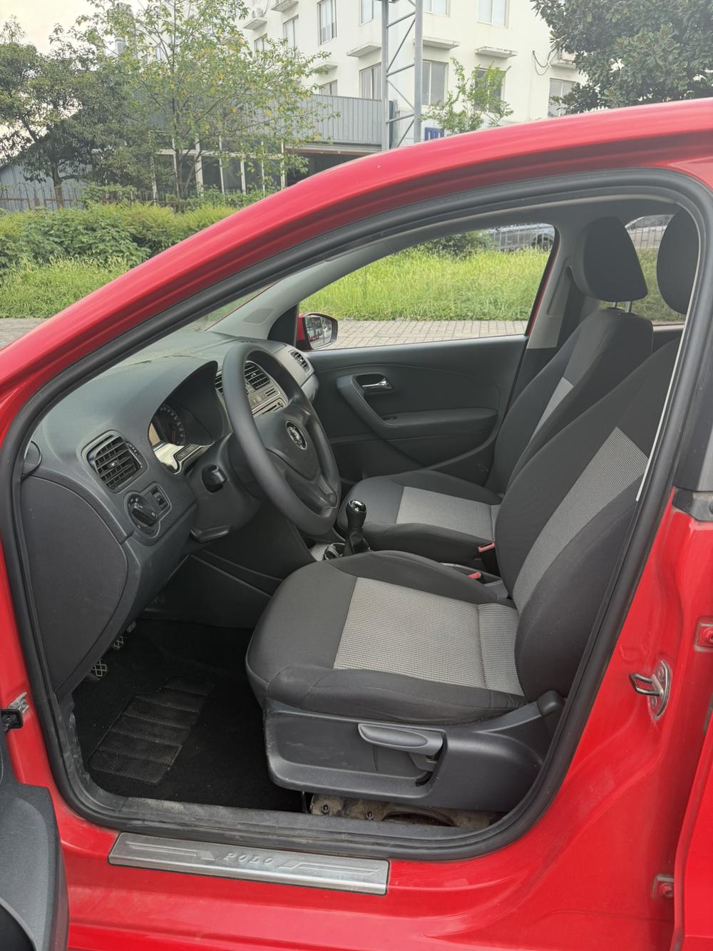 Volkswagen Polo 2014 car image #12