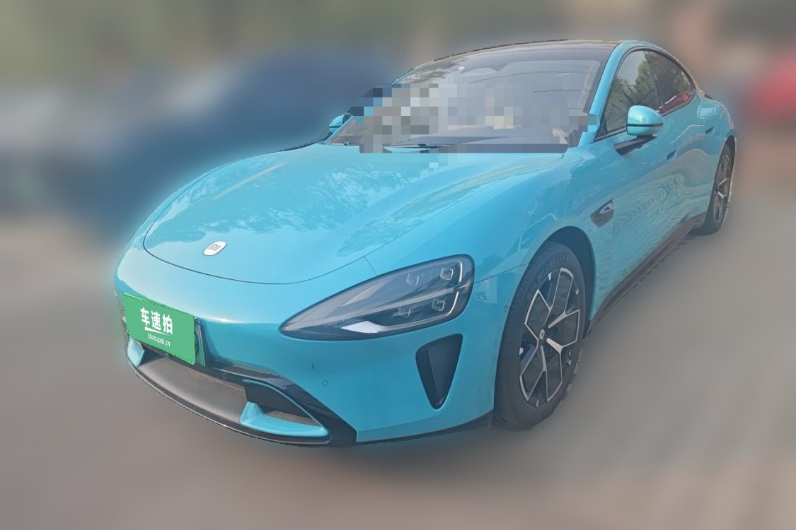MI SU7 2024 immagine di auto 