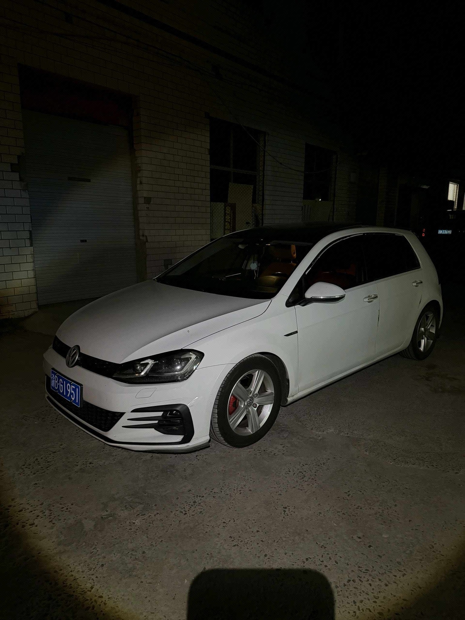 Volkswagen Golf 2014 car image 