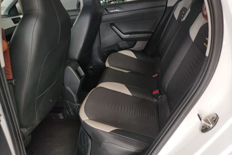 Volkswagen Polo 2020 car image #17