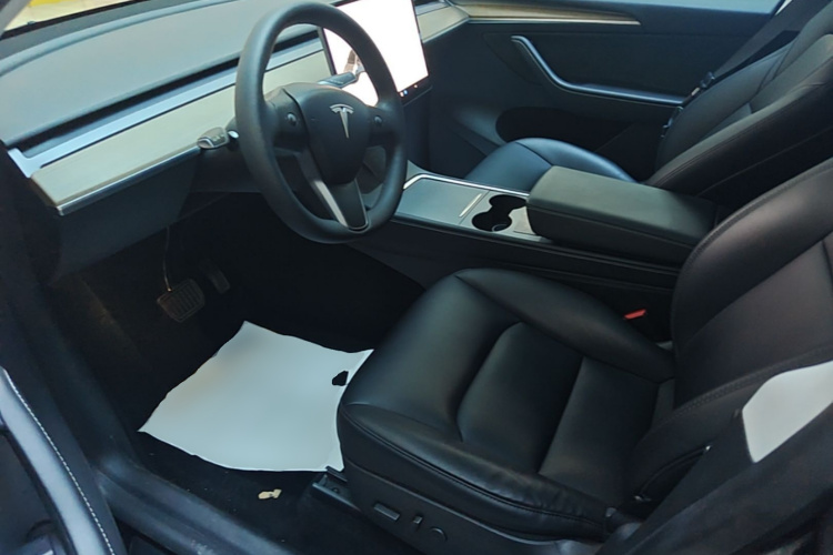 Tesla Model Y 2021 #19 Tesla Model Y 2021 car image #19