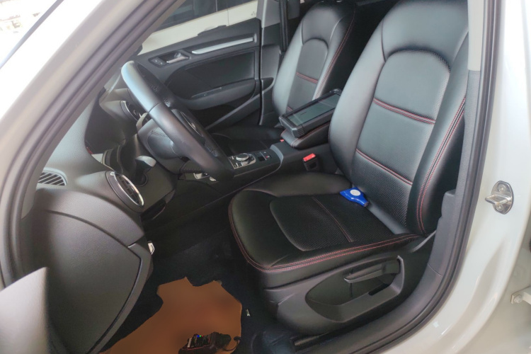 Audi A3 2018 car image #15