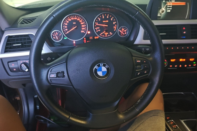 BMW 3 Series 2017 car image #11
