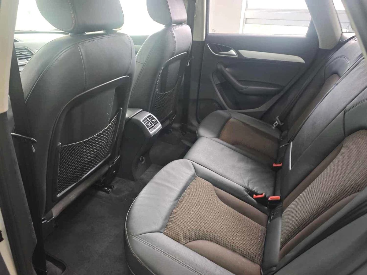 Audi Q3 2019 immagine di auto #6