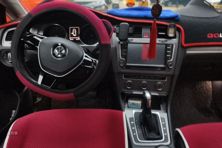 Volkswagen Golf 2014 car image #11