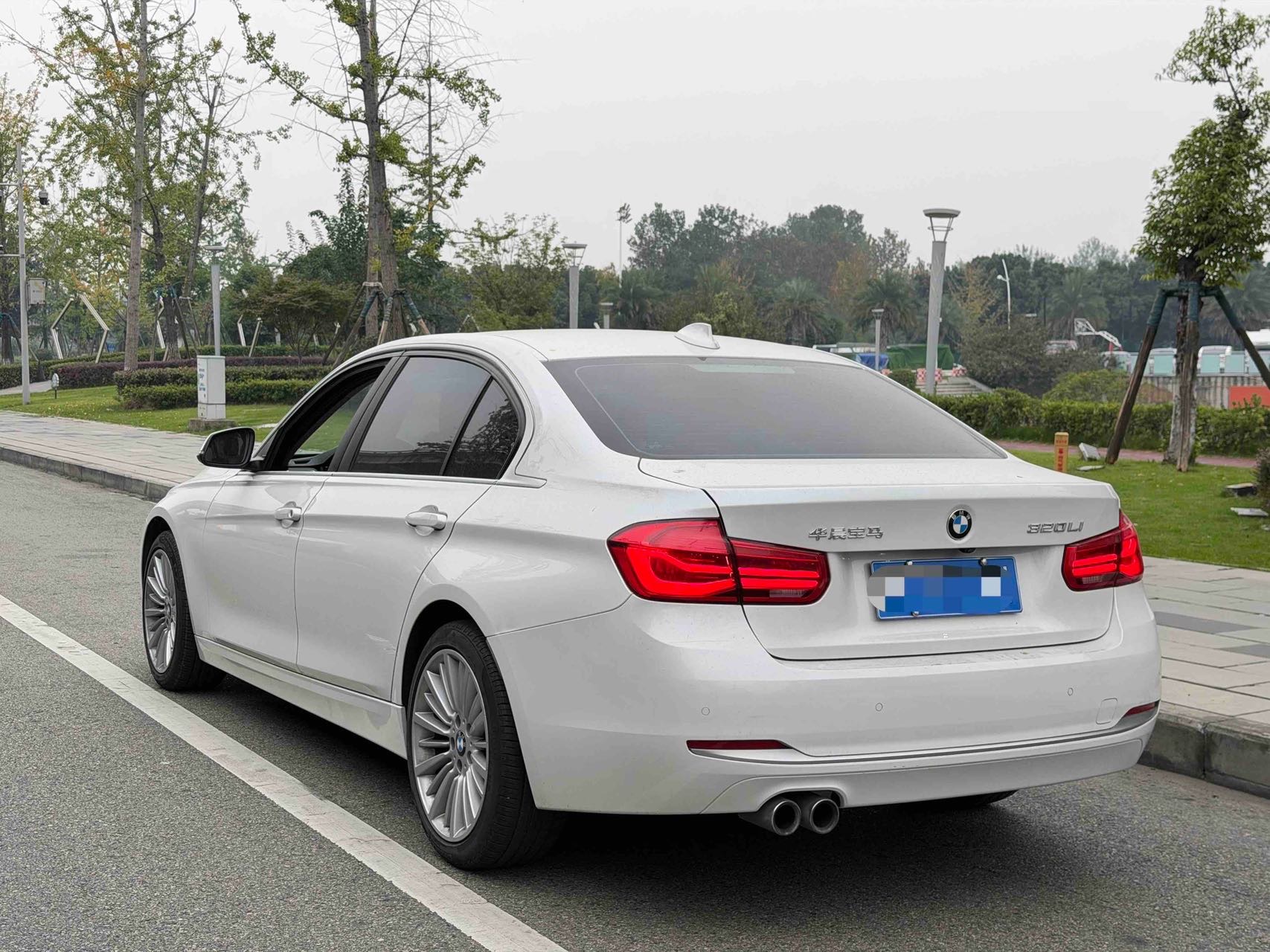 BMW 3 Series 2018 #6 BMW 3 Series 2018 car image #6