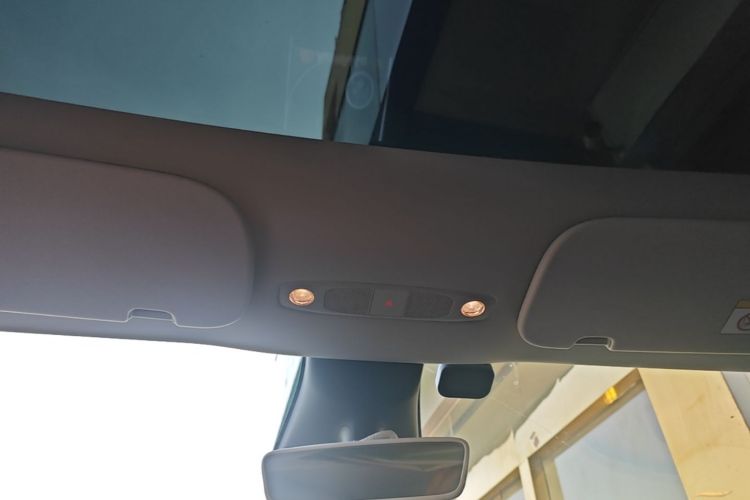 Tesla Model Y 2023 #18 Tesla Model Y 2023 car image #18