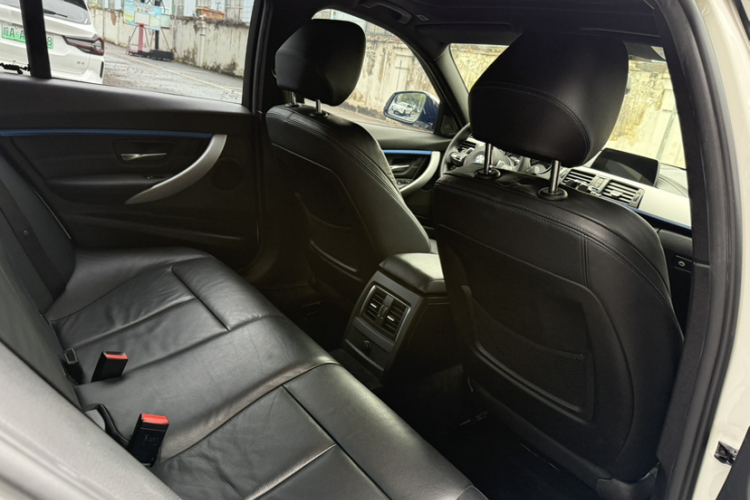 BMW 3 Series 2018 #24 BMW 3 Series 2018 car image #24