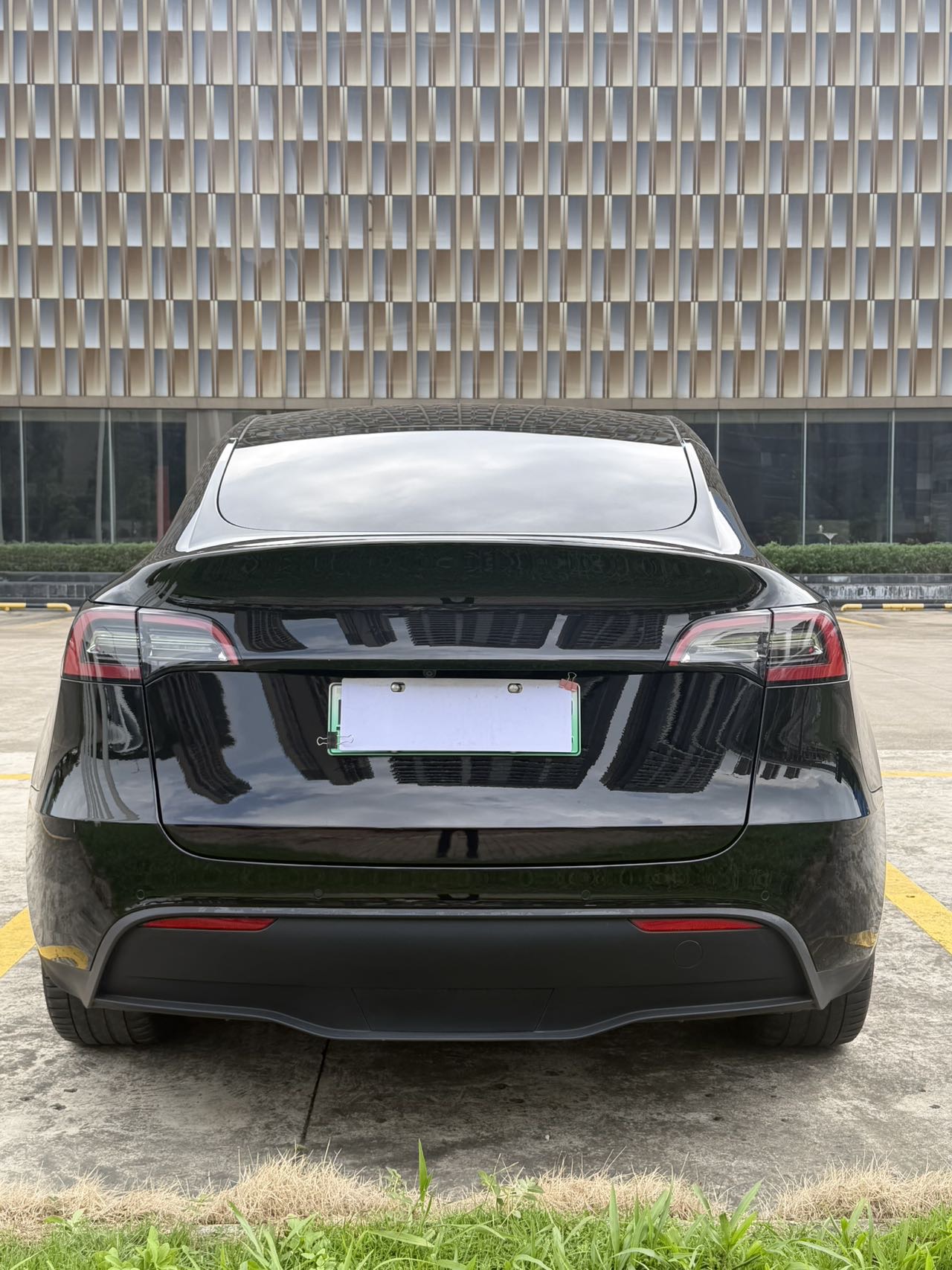 Tesla Model Y 2021 #8 Tesla Model Y 2021 car image #8