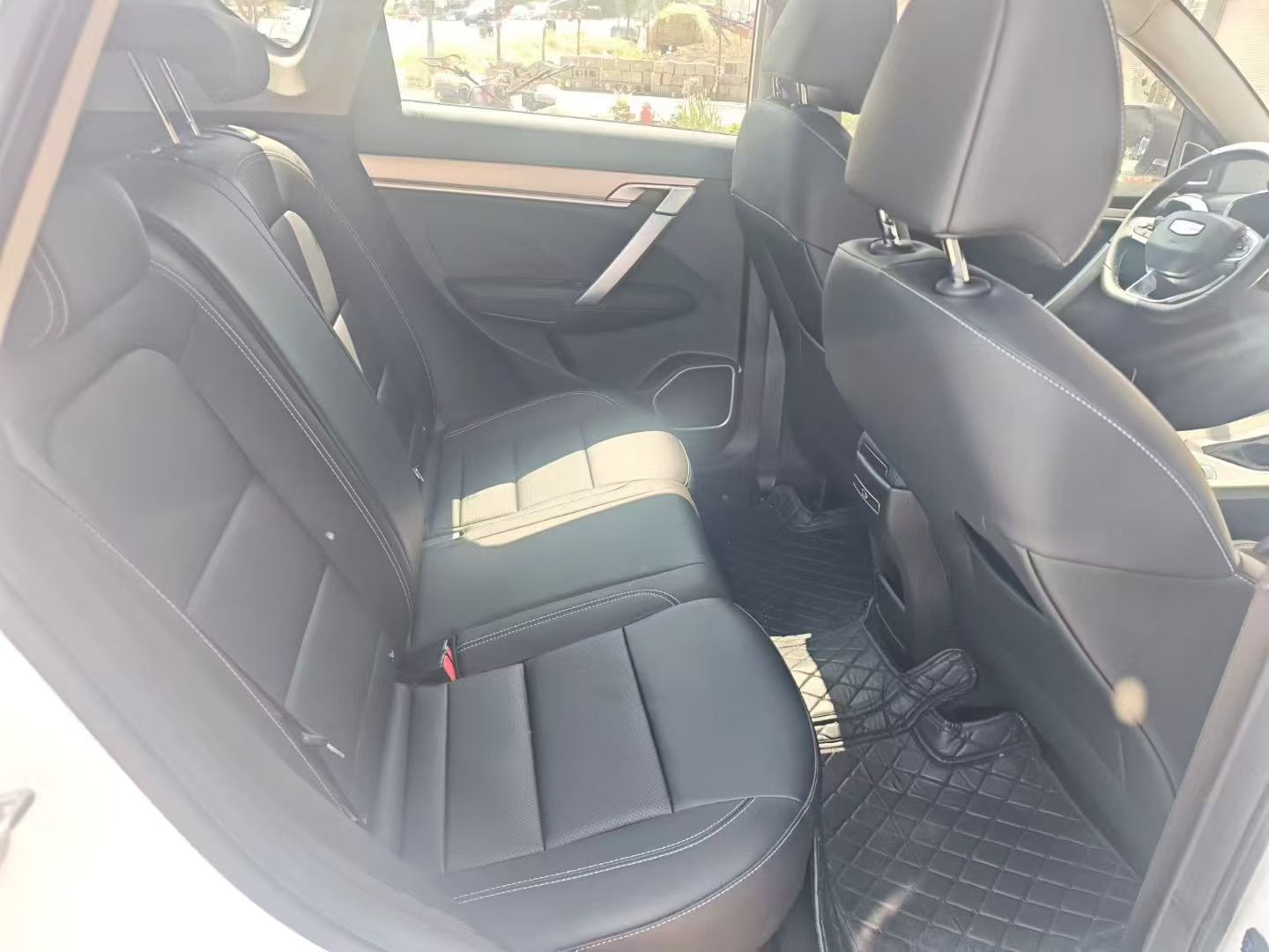 GEELY Coolray 2025 car image #6