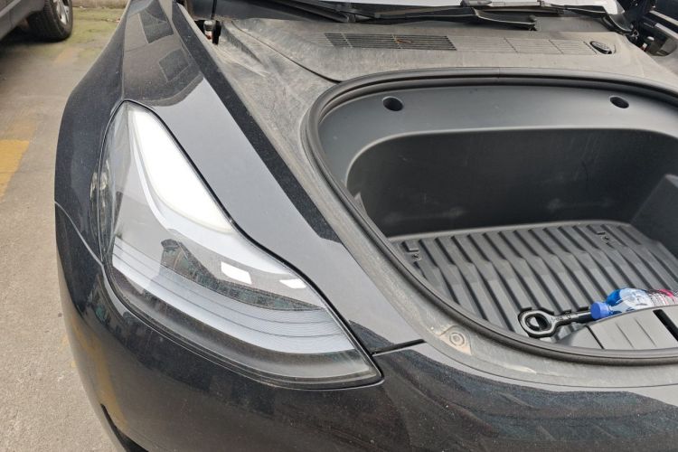 Tesla Model 3 2022 car image #28