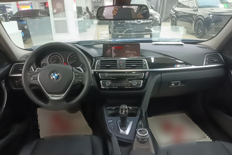 BMW 3 Series 2017 صورة سيارة #11