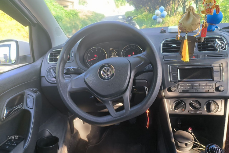 Volkswagen Polo 2015 #12 Volkswagen Polo 2015 car image #12