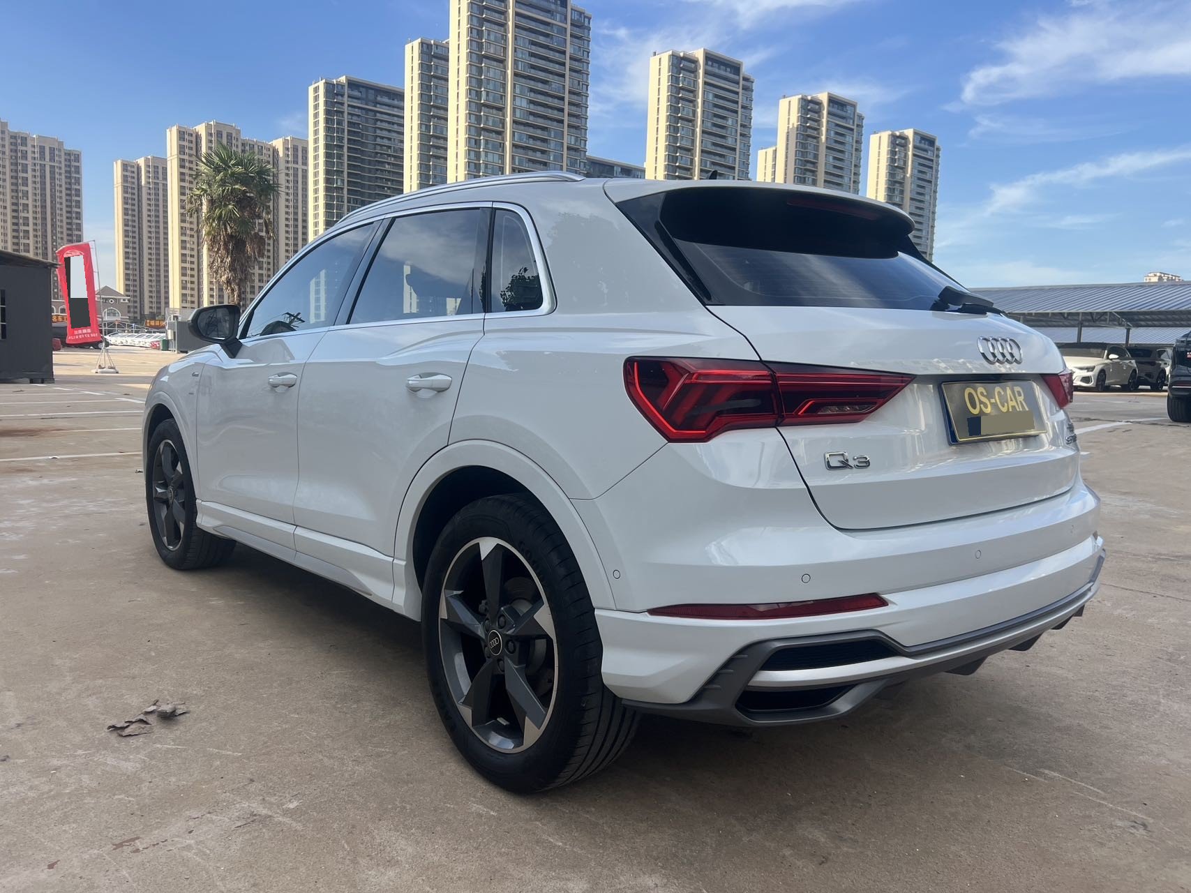 Audi Q3 2023 car image #9