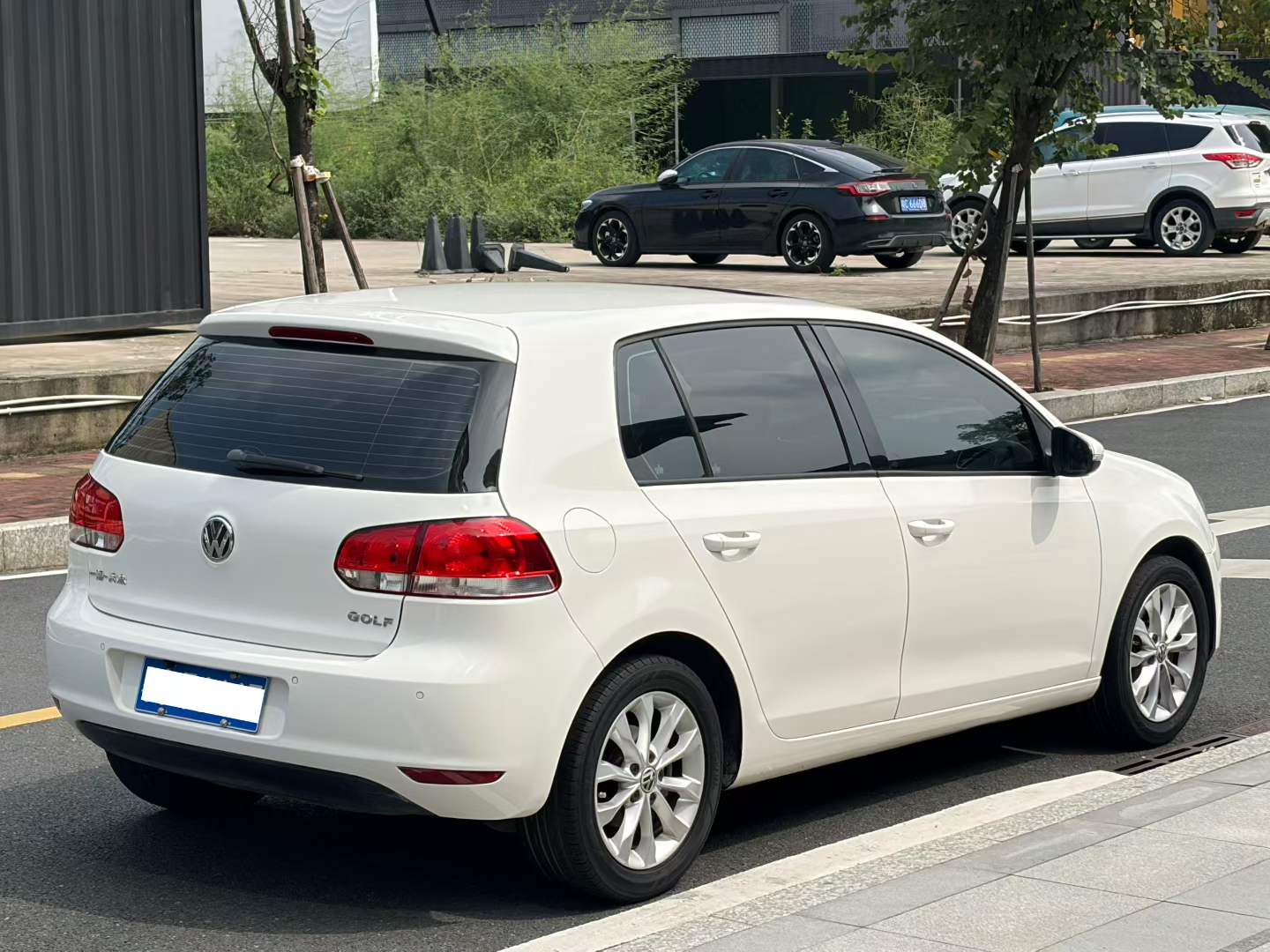 Volkswagen Golf 2012 car image #9