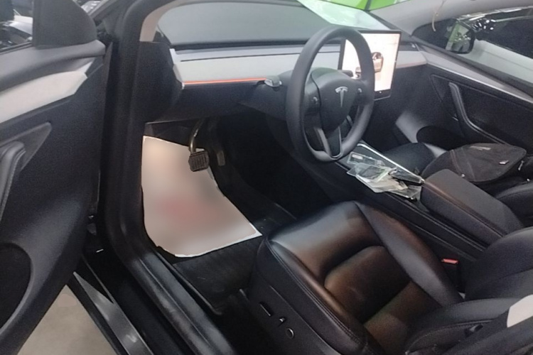 Tesla Model Y 2023 #16 Tesla Model Y 2023 car image #16