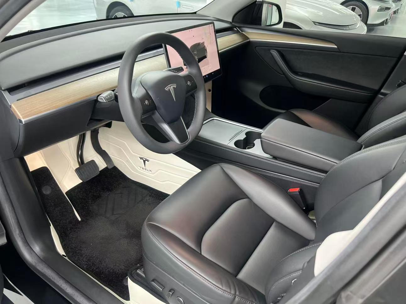 Tesla Model Y 2022 #5 Tesla Model Y 2022 car image #5