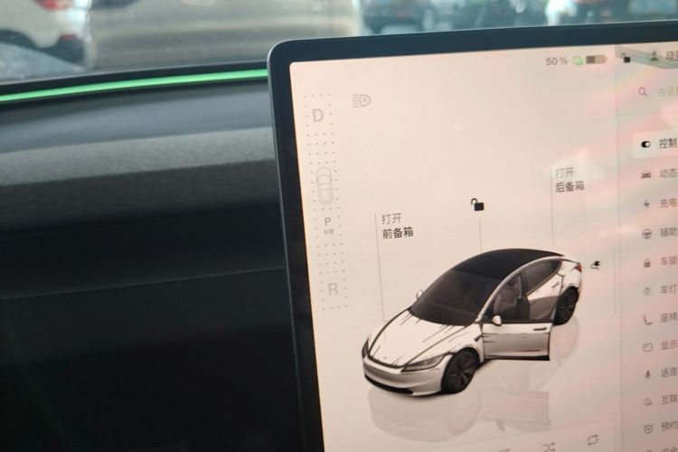 Tesla Model 3 2024 صورة سيارة #14