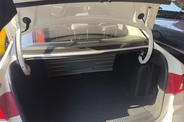 Volkswagen Santana 2019 car image #21