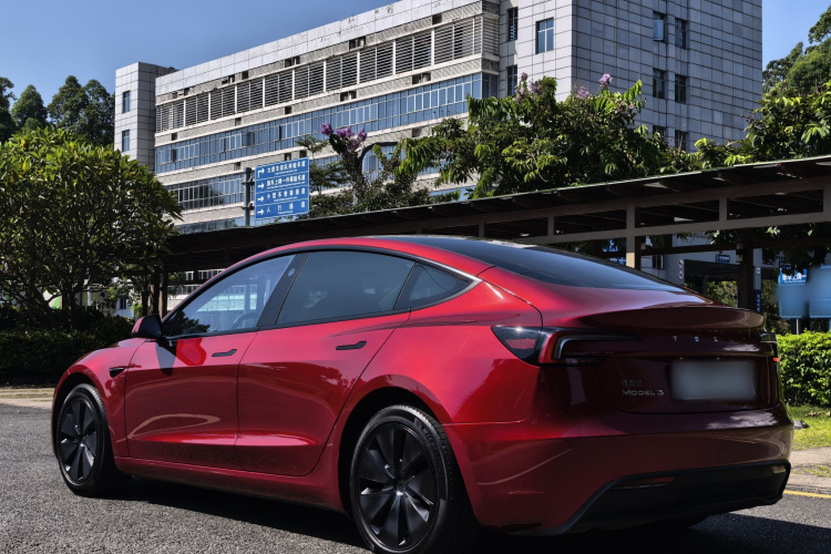 Tesla Model 3 2024 car image #6