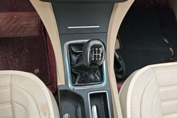 GEELY Emgrand 2017 #14 GEELY Emgrand 2017 car image #14