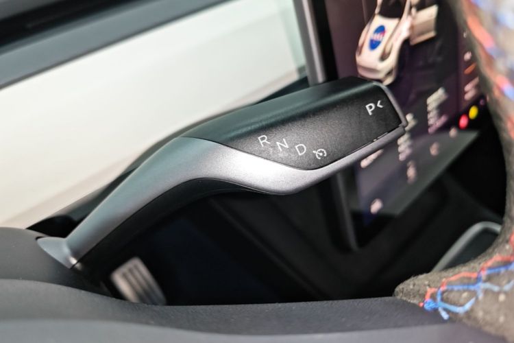 Tesla Model Y 2022 car image #14