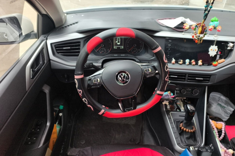 Volkswagen Polo 2022 car image #11