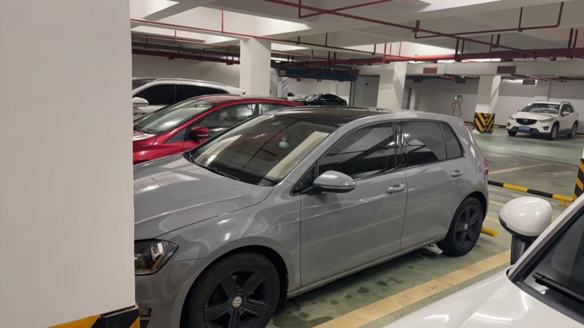 Volkswagen Golf 2016 car image #2